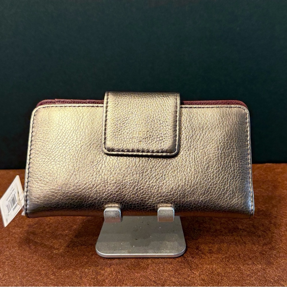 ATTENTION! PRICE DROP 
WAS $30. NOW $25. Fossil Wallet